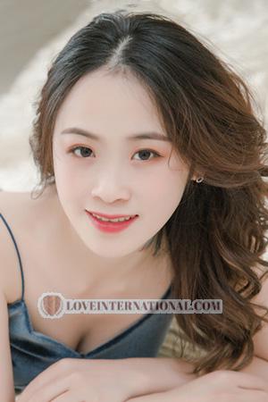 207546 - Hehua Age: 27 - China