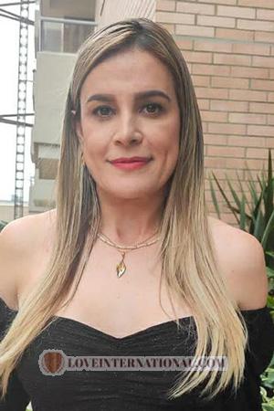 207666 - Yamile Andrea Age: 39 - Colombia